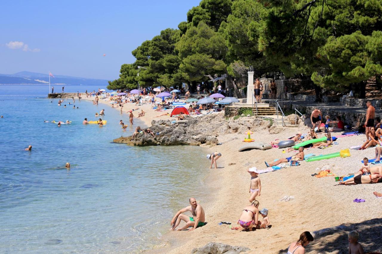 Apartments By The Sea Brela, Makarska - 6688 Екстер'єр фото