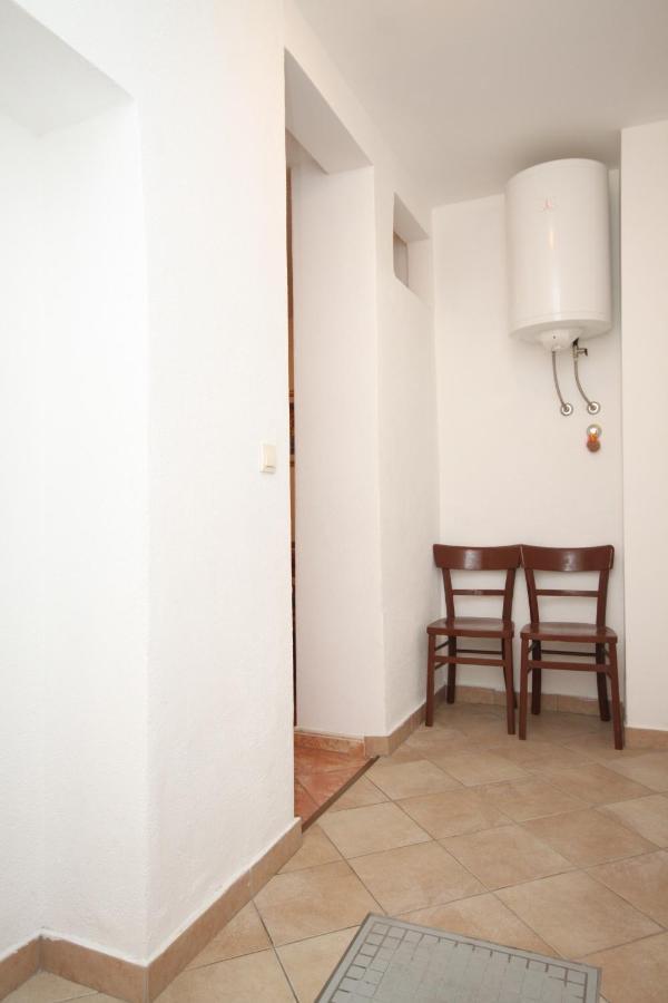 Apartments By The Sea Brela, Makarska - 6688 Екстер'єр фото