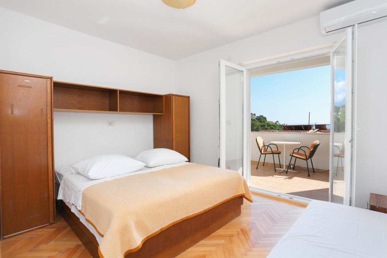 Apartments By The Sea Brela, Makarska - 6688 Екстер'єр фото