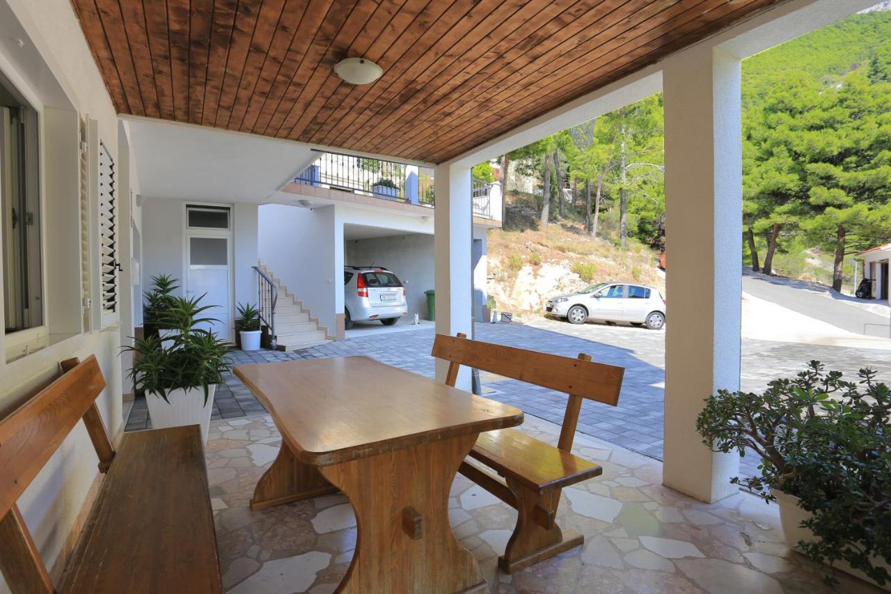 Apartments By The Sea Brela, Makarska - 6688 Екстер'єр фото