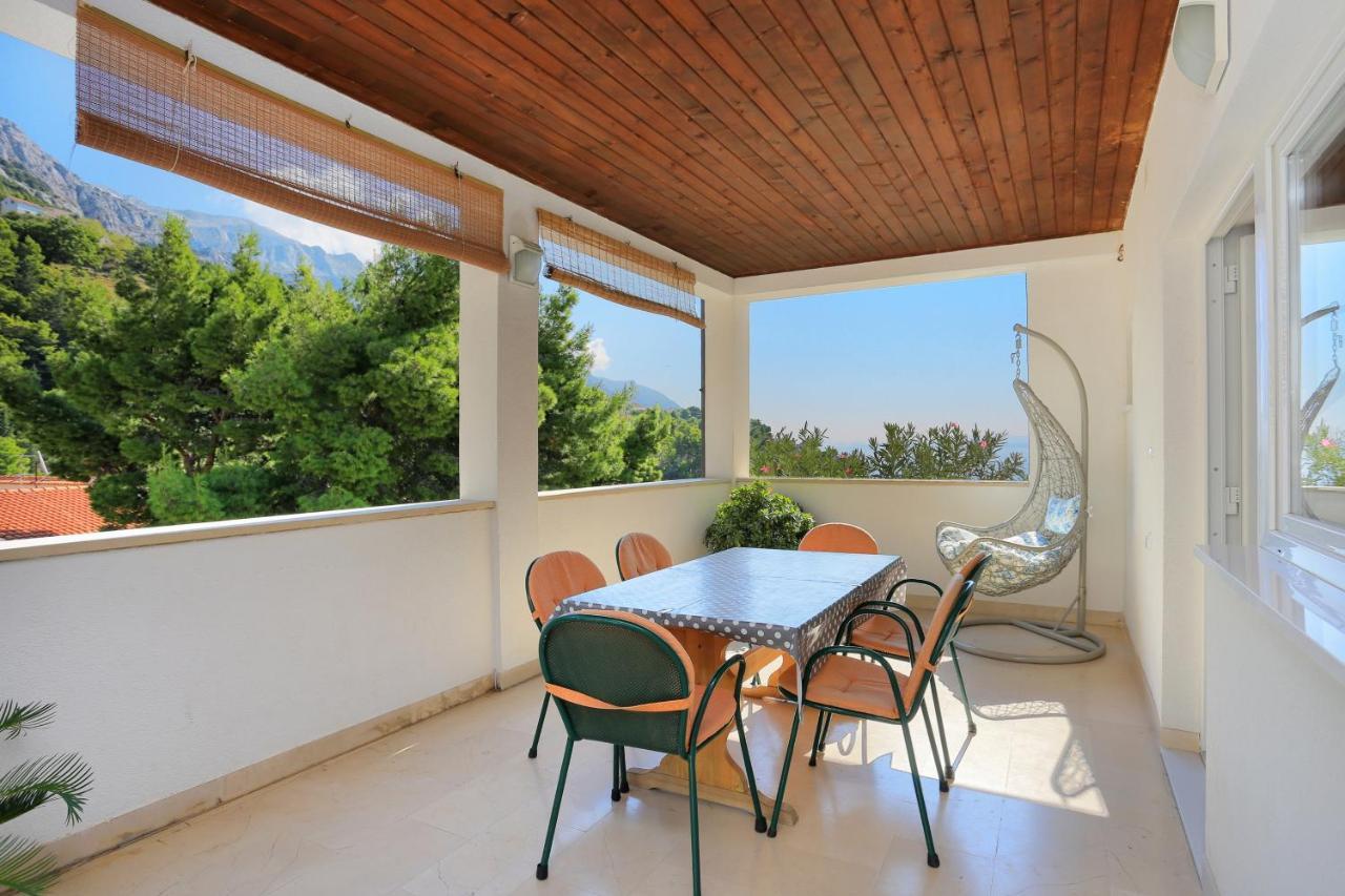 Apartments By The Sea Brela, Makarska - 6688 Екстер'єр фото