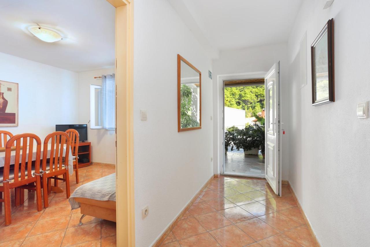 Apartments By The Sea Brela, Makarska - 6688 Екстер'єр фото