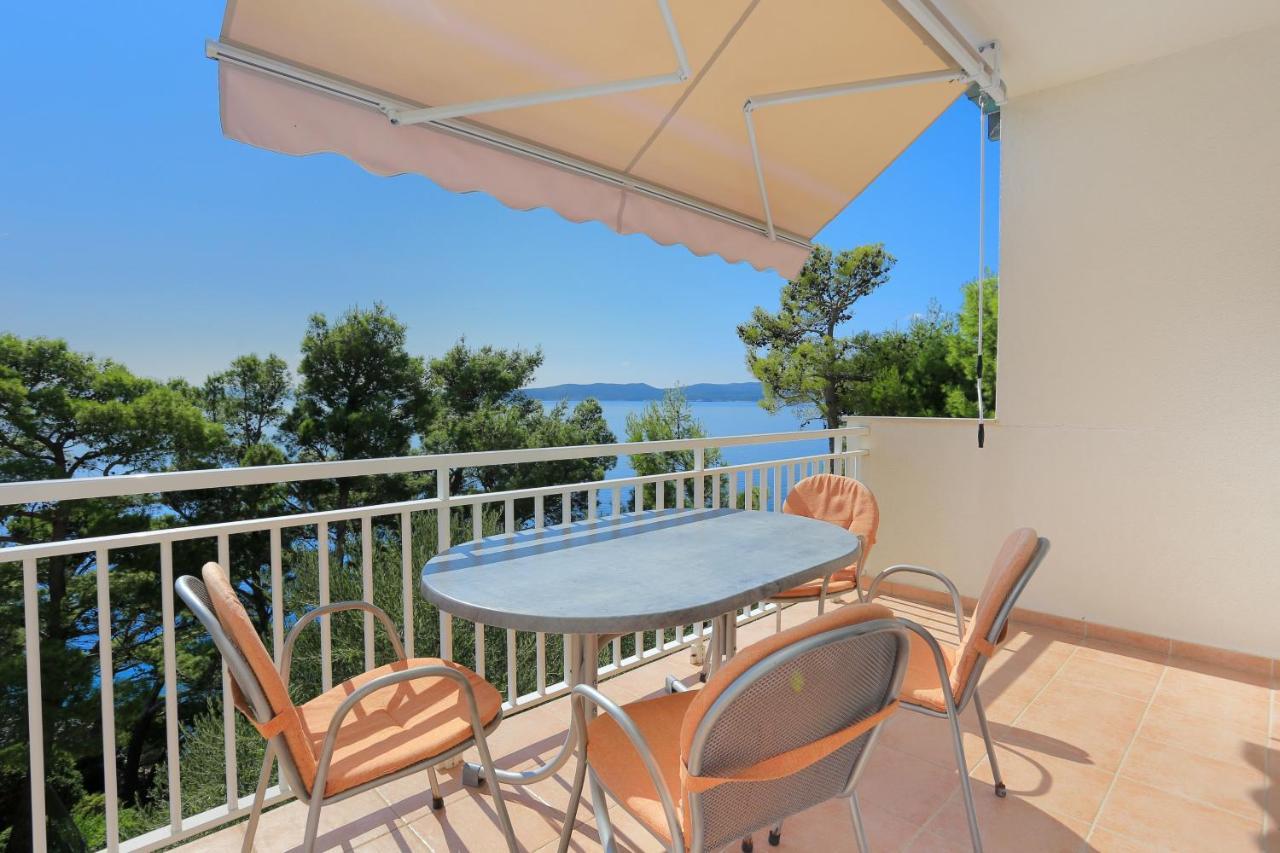 Apartments By The Sea Brela, Makarska - 6688 Екстер'єр фото