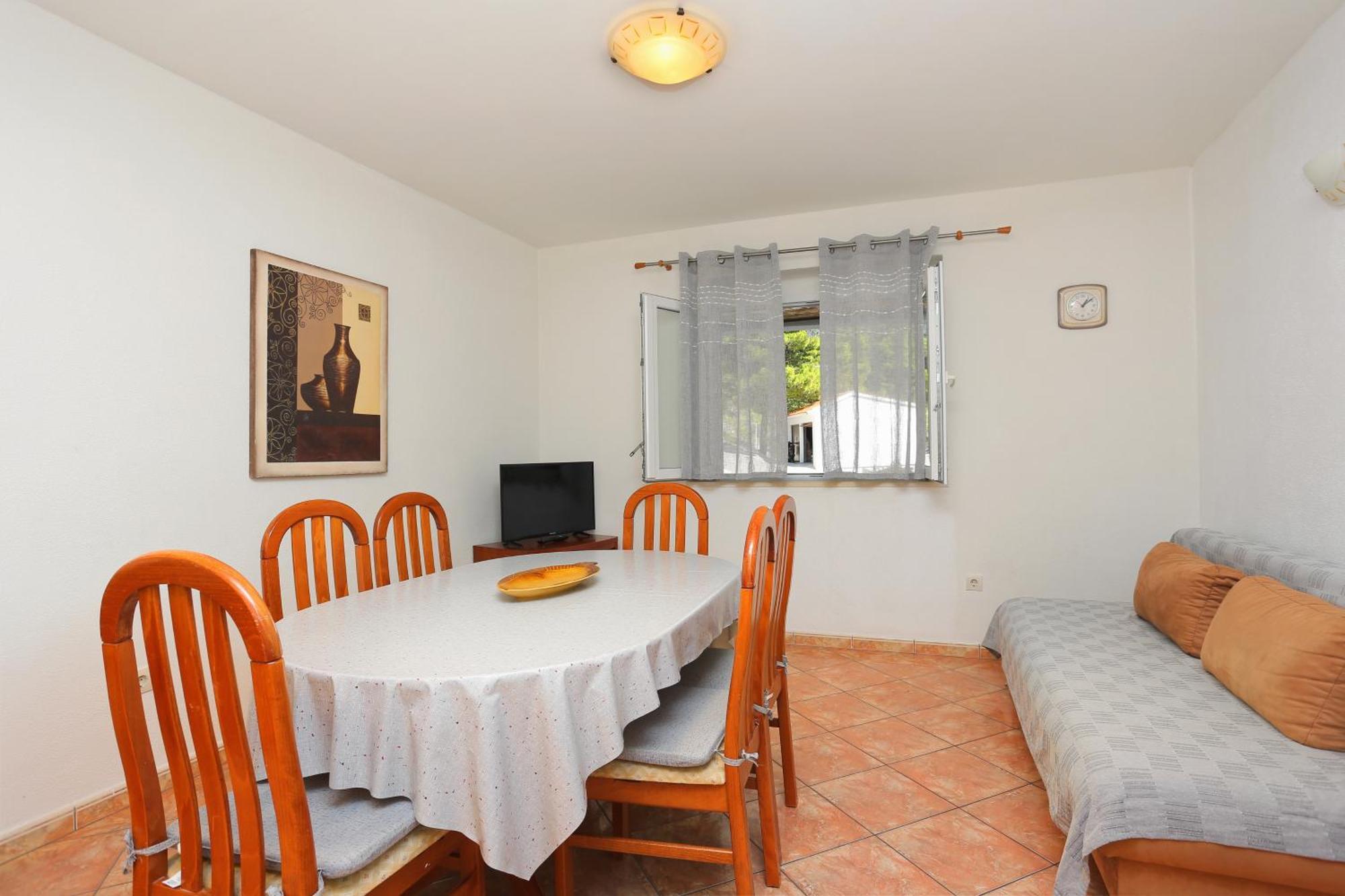 Apartments By The Sea Brela, Makarska - 6688 Номер фото
